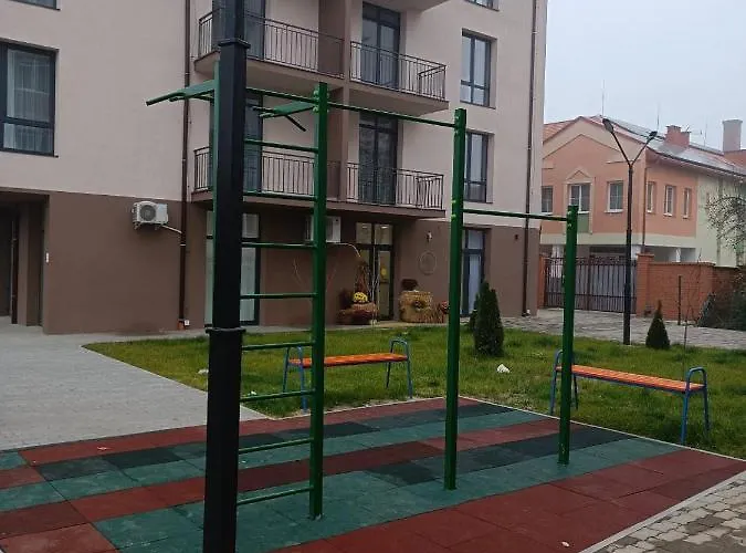 Apartments Domovik Квартира На 4 Гостя